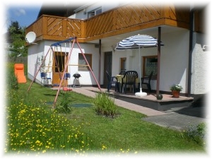 Bild von der Terrasse der Ferienwohnung im Allgäu